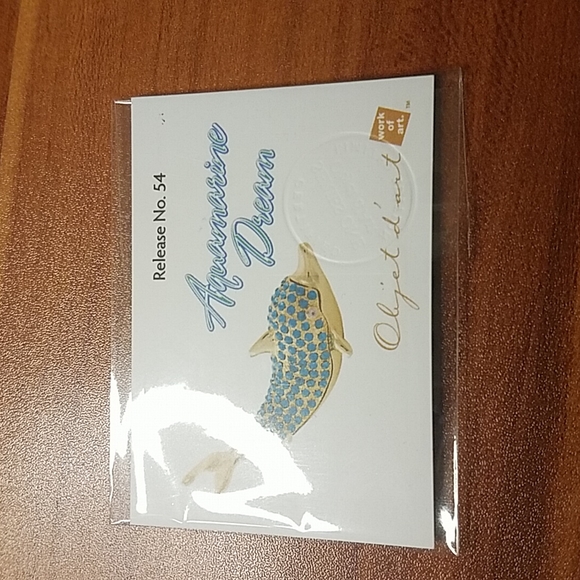 Bedazzled Dolphin Trinket - Picture 7 of 8